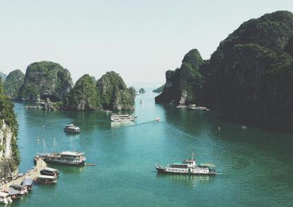 Ho Chi Minh - Ha Long  - Da Nang  - Hanoi